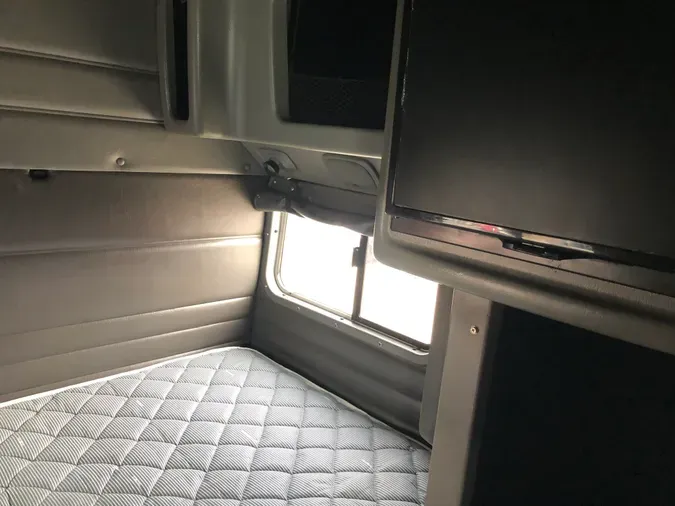 2019 PETERBILT 389