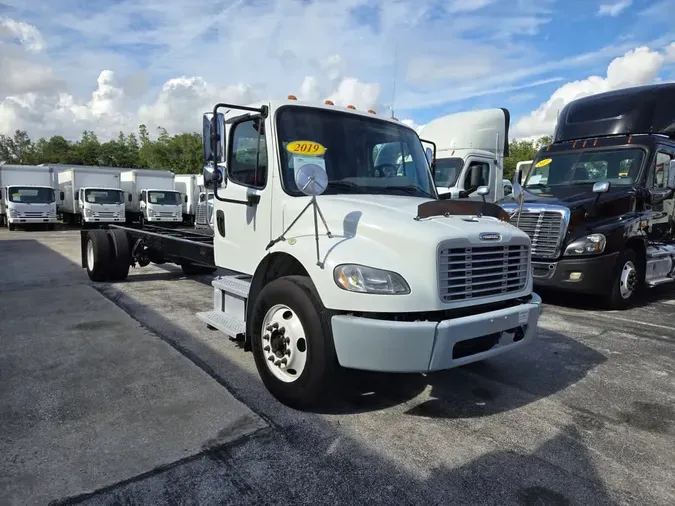2019 FREIGHTLINER M2 106