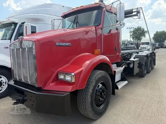 2004 KENWORTH T80010eee7767a2a3e51bab8f4ea0aed2c9a