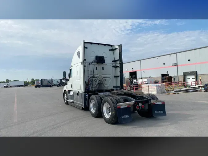 2023 Freightliner Cascadia 126