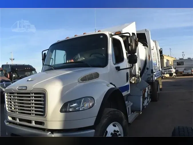 2010 FREIGHTLINER BUSINESS CLASS M2 106