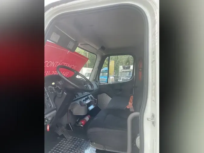 2019 FREIGHTLINER M2 106
