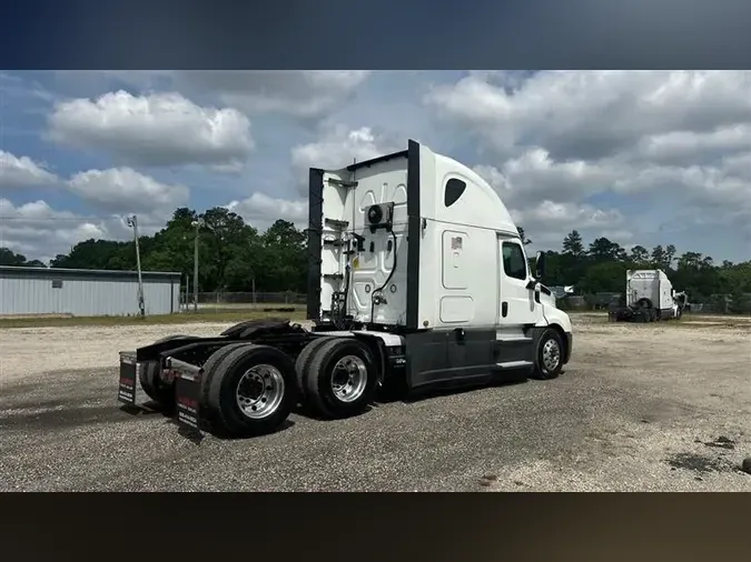 2020 FREIGHTLINER CA126