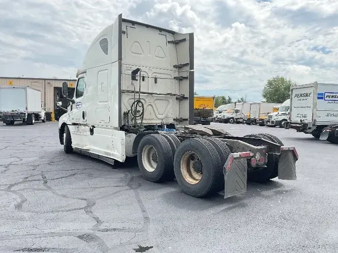 2018 Freightliner T12664ST