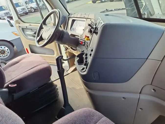 2020 FREIGHTLINER/MERCEDES CASCADIA 125