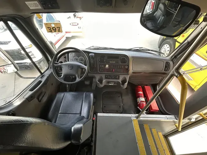 2018 Freightliner S2106
