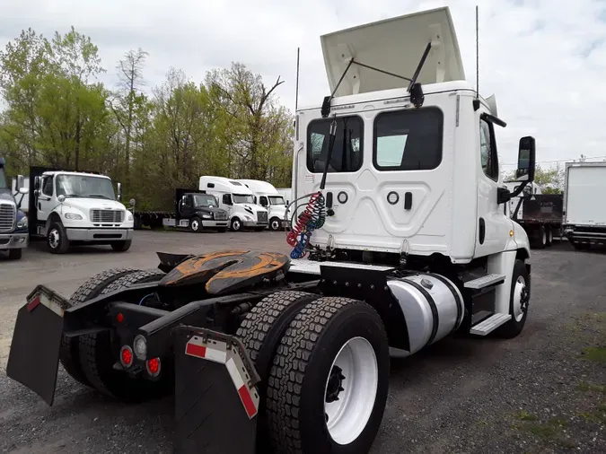 2018 FREIGHTLINER/MERCEDES CASCADIA 125