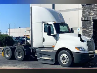 2022 INT LT625 6x4