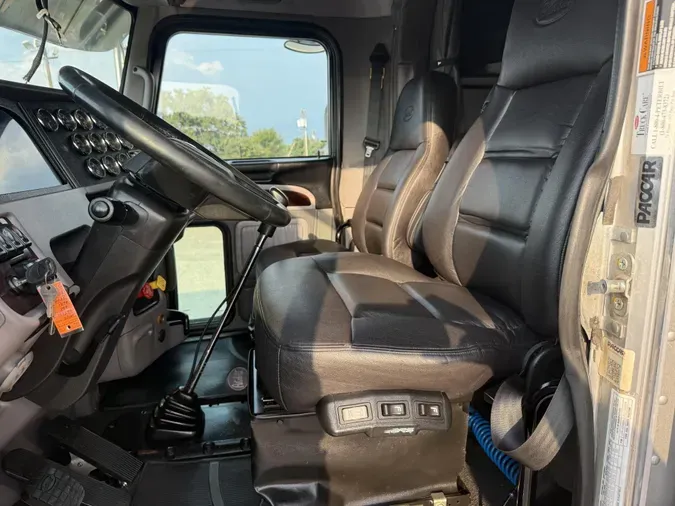 2023 Peterbilt 389