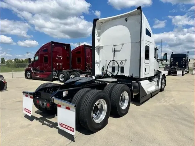 2025 Kenworth T680