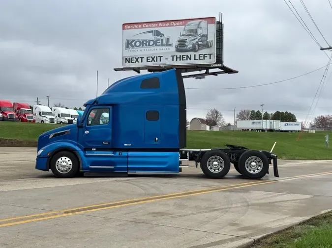 2023 PETERBILT 579