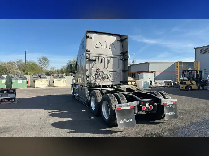 2024 Freightliner Cascadia 126