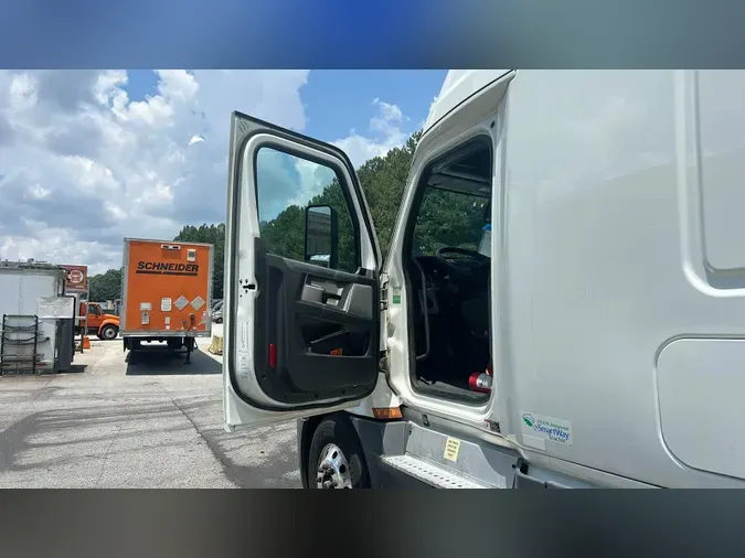 2022 Freightliner Cascadia 126