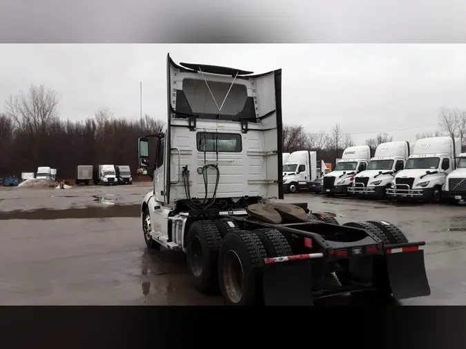 2019 Volvo VNL300