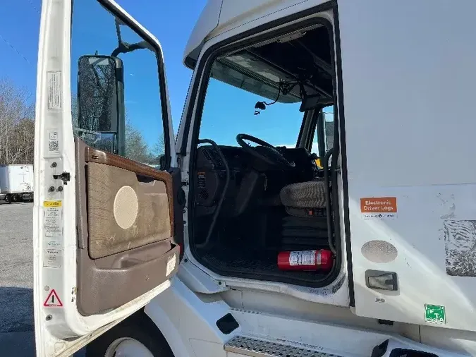 2016 Volvo VNL64670