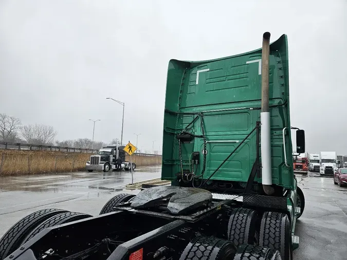 2020 VOLVO VNL64T760