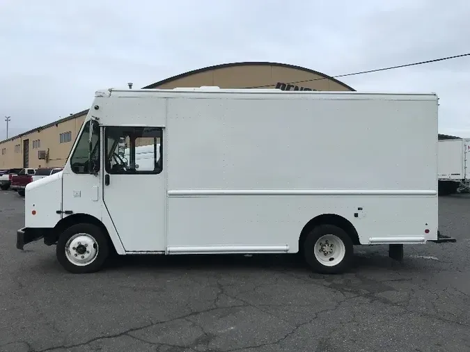 2017 Freightliner Custom MT45G