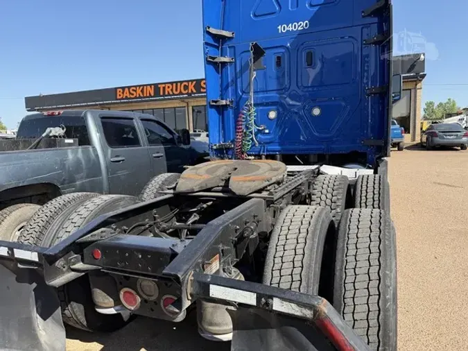 2019 FREIGHTLINER CASCADIA 126