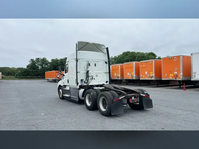 2020 Freightliner Cascadia 126