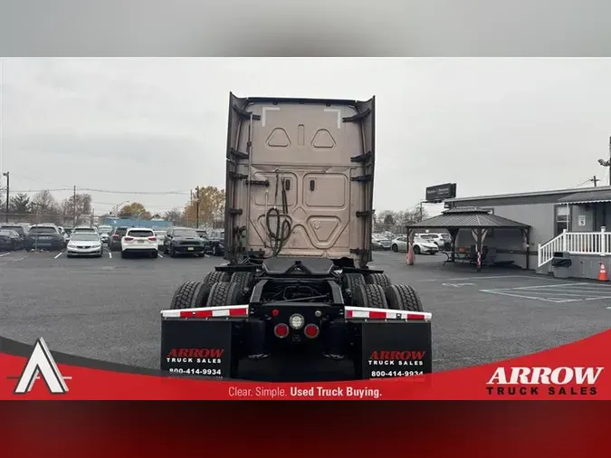 2021 FREIGHTLINER CA126