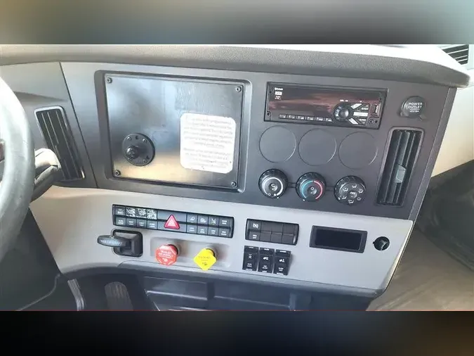2020 FREIGHTLINER CA126