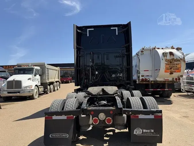 2020 FREIGHTLINER CASCADIA 126