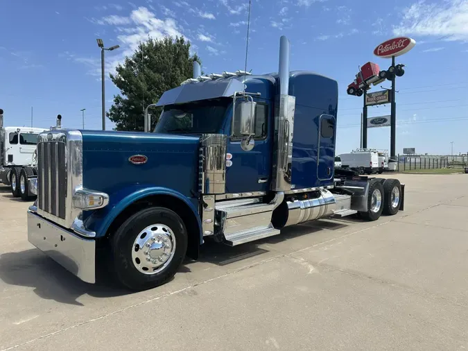 2025 Peterbilt 58911317622758efad48f73cbac1248bb5c