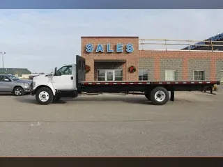 2022 FORD F650