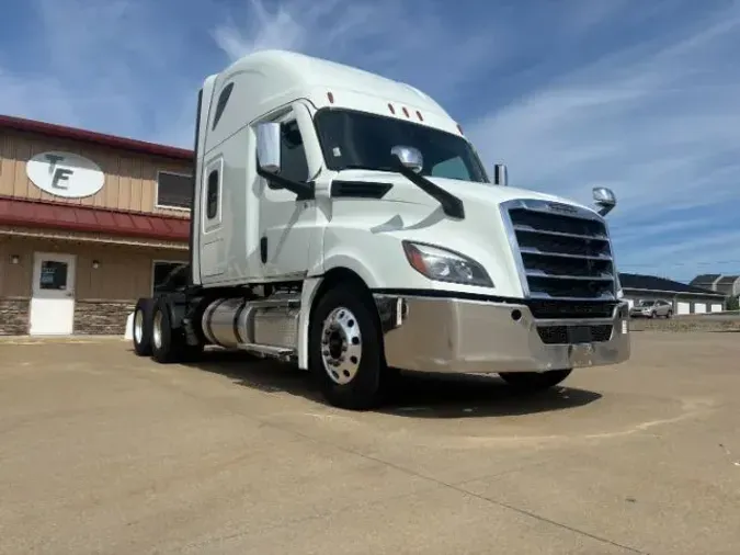 2022 Freightliner Cascadia 1261134cc8a2bab32ce35d9da51e9b16058