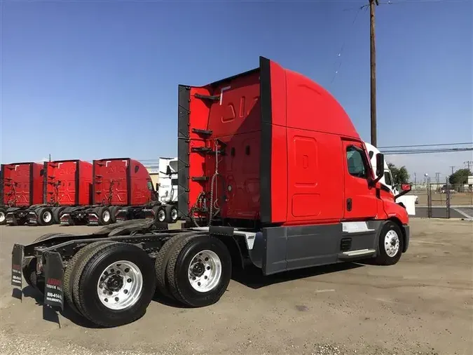 2021 FREIGHTLINER CASCADEVO1