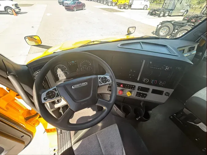 2022 Freightliner Cascadia 12611391840ff953c163bf122585df8a17f