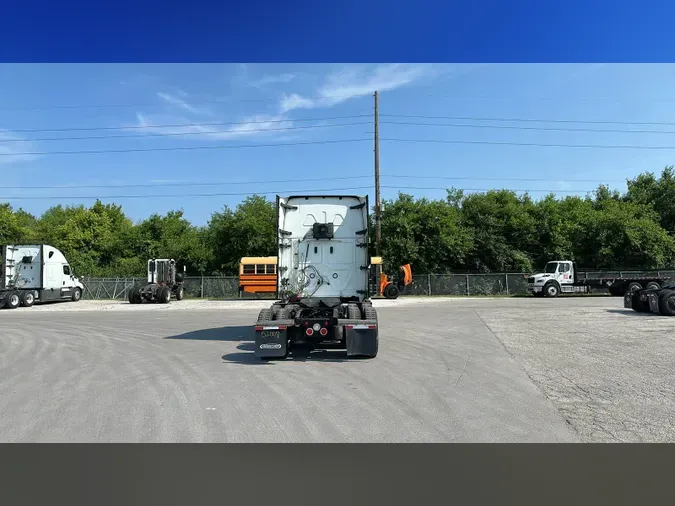 2021 Freightliner Cascadia 126