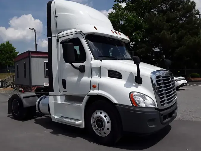2019 FREIGHTLINER/MERCEDES CASCADIA 113113a810020ef6ee88bee302115d25108
