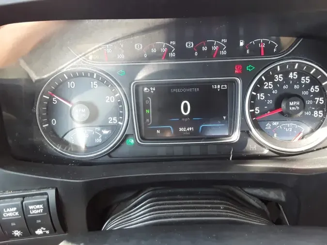 2018 NAVISTAR INTERNATIONAL LT625 DAYCAB T/A