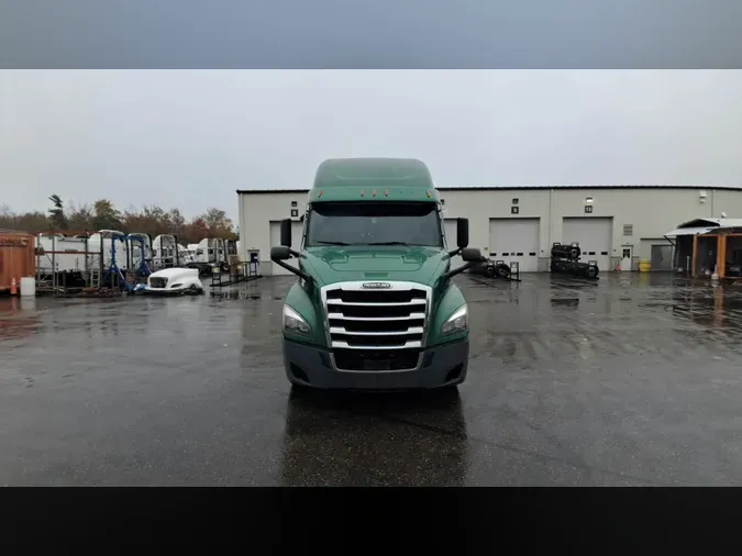 2021 Freightliner Cascadia 126