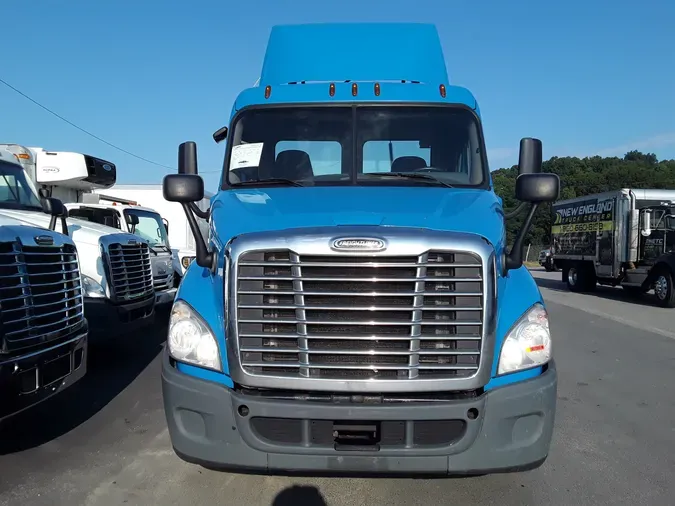 2016 FREIGHTLINER/MERCEDES CASCADIA 113