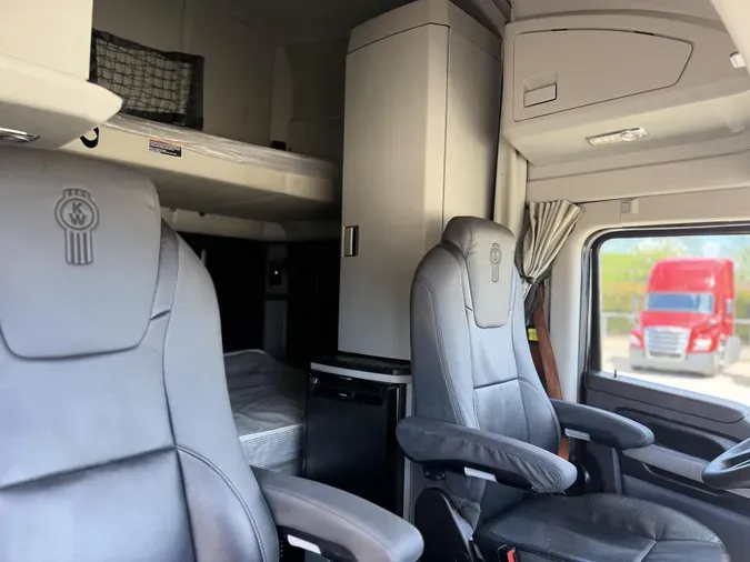 2022 Kenworth T680