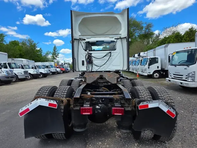 2018 NAVISTAR INTERNATIONAL LT625 DAYCAB T/A