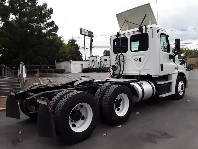 2019 FREIGHTLINER/MERCEDES CASCADIA 125