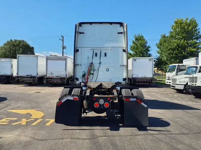 2021 FREIGHTLINER NEW CASCADIA 116
