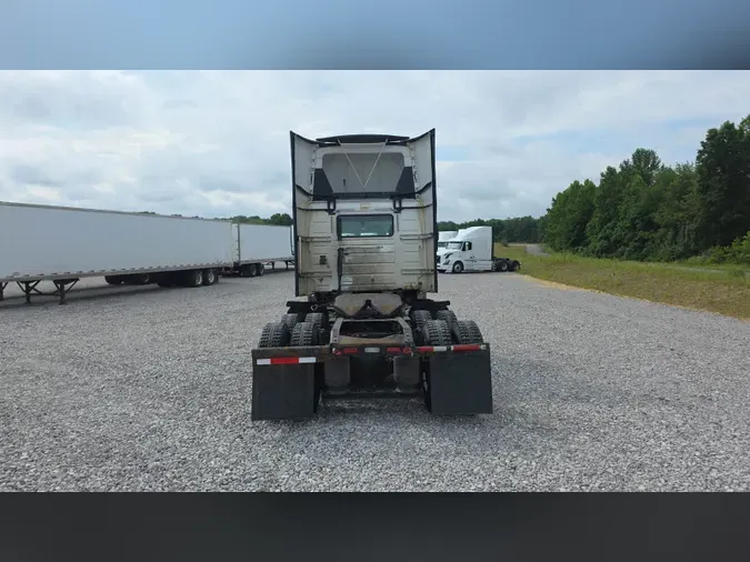 2018 Volvo VNL300