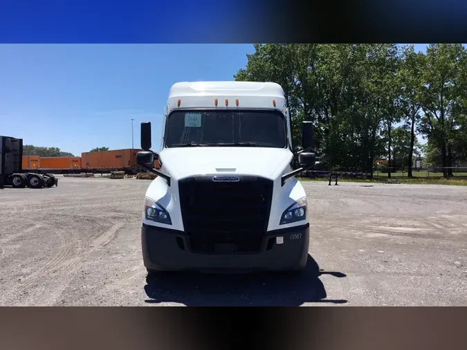 2021 Freightliner Cascadia 126
