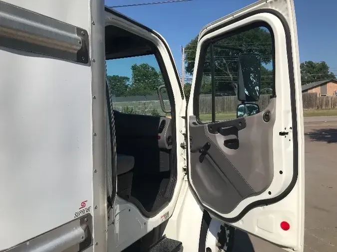 2018 Freightliner M2