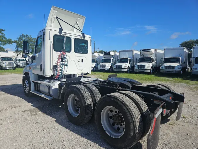 2018 FREIGHTLINER/MERCEDES CASCADIA 125