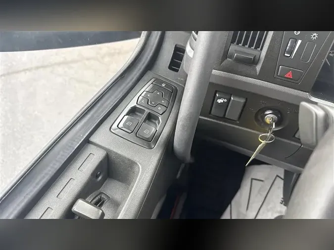 2020 VOLVO VNL860
