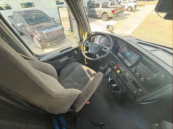 2023 Freightliner Cascadia 126