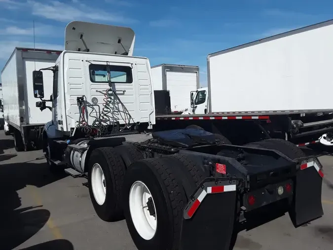 2019 VOLVO VNL64T-300