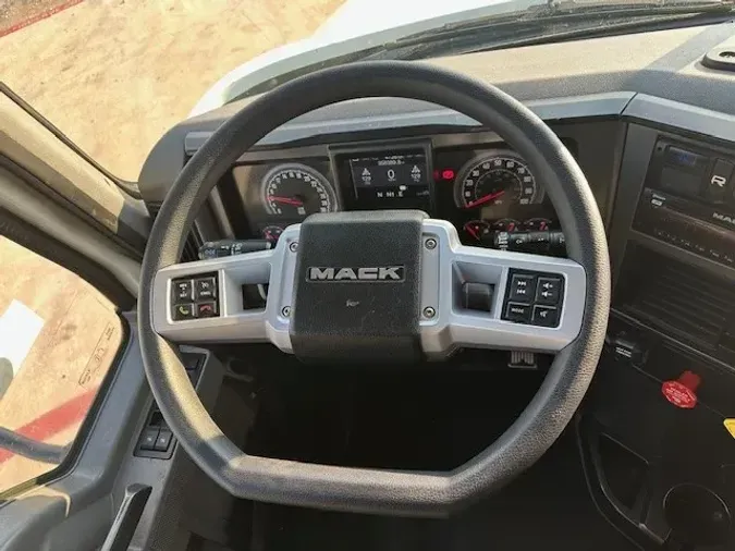 2019 MACK AN64T