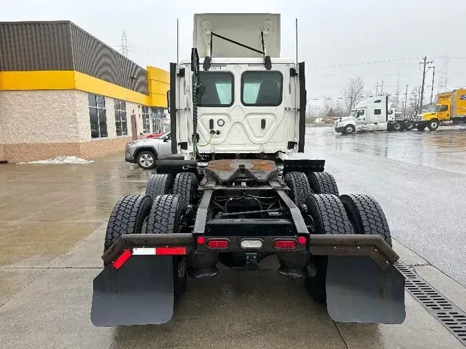 2018 Freightliner X11364ST