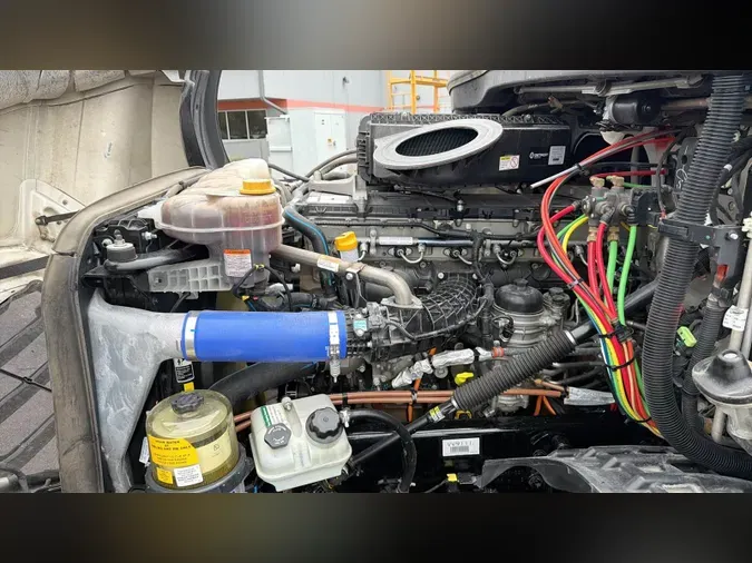 2025 Freightliner Cascadia 126